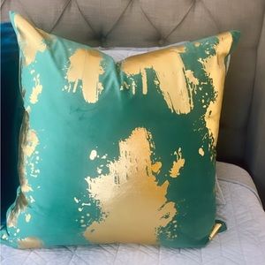 Green and gold velvet pillowcases (set of two)